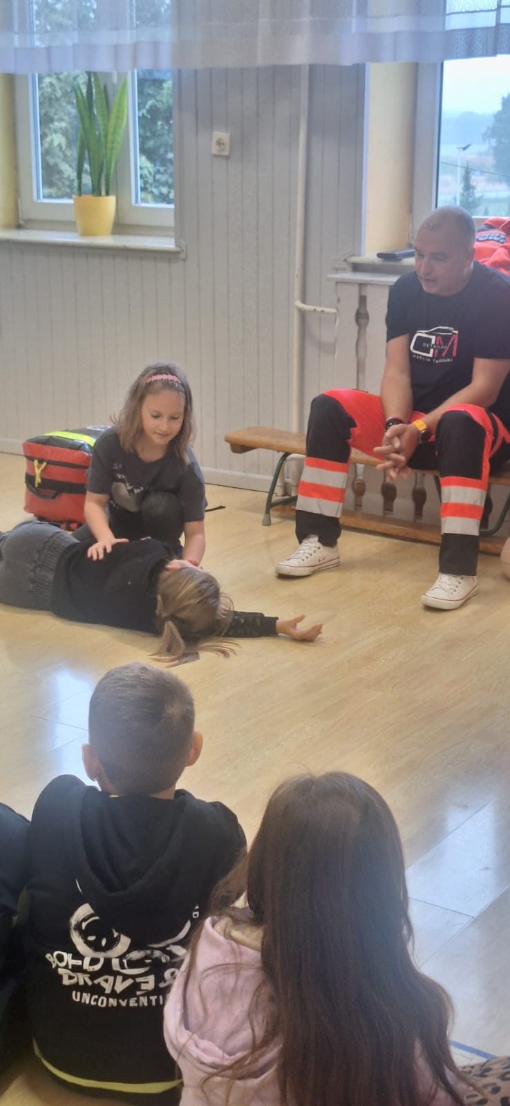 d2219acc-0eff-4c33-b4ba-d58af21fc3a2